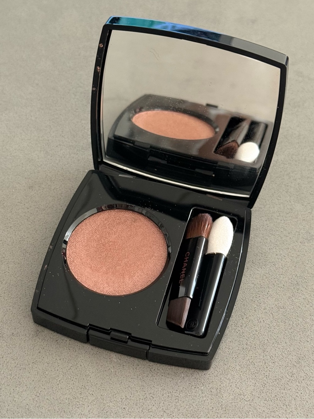 Chanel 267 Brun Rose Eyeshadow